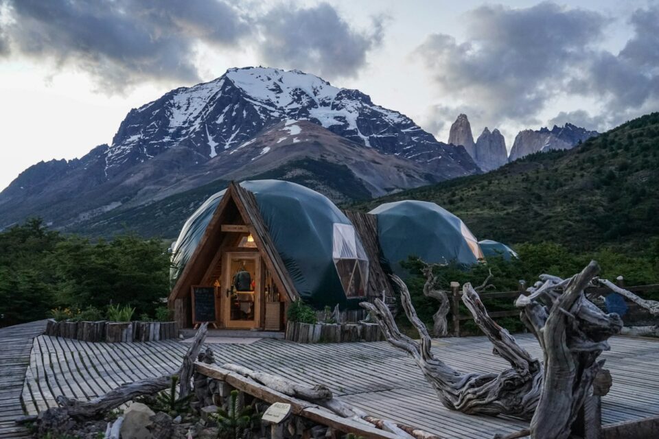 Luxus unter freiem Himmel: Die faszinierendsten Glamping-Erlebnisse weltweit
